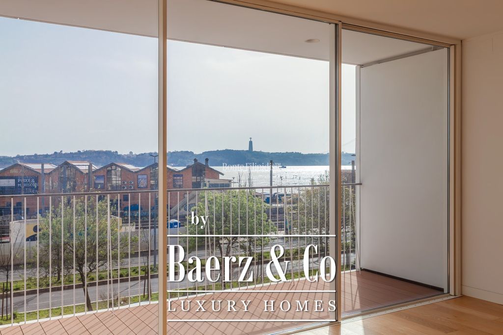 Property photo 3 of 35