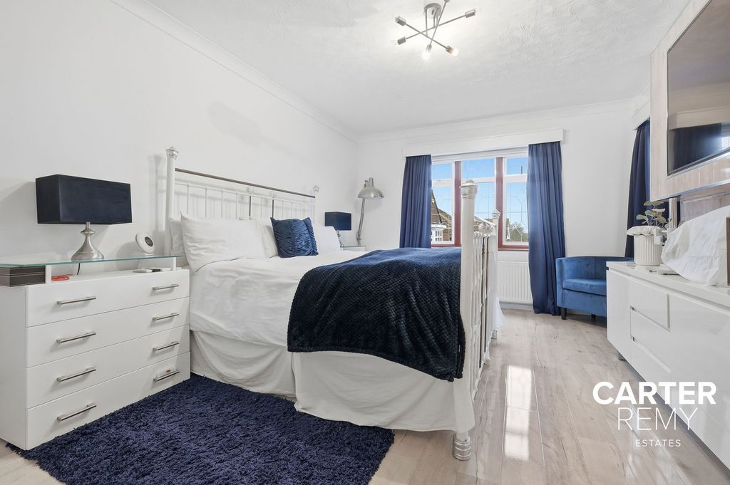 Property photo 2 of 23