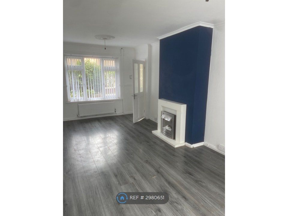 Property photo 1 of 8 Living Room