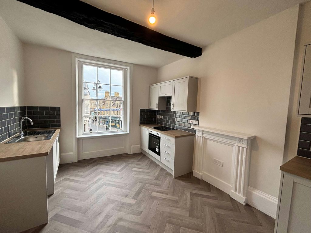 Property photo 3 of 6 Int 2 26.Jpg