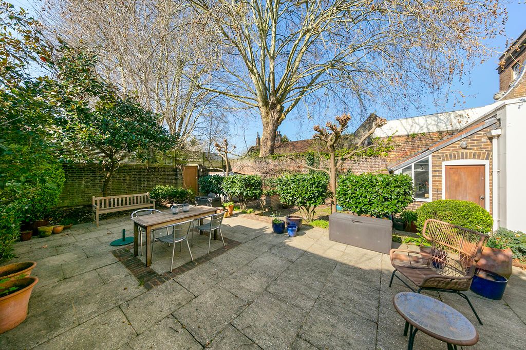 Additional image 14 of 6 bed terraced house for saleHampton Court Road, East Molesey KT8