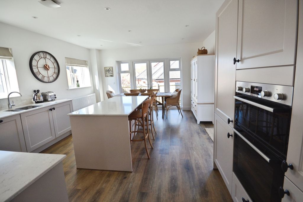 Property photo 3 of 29 Photo #3