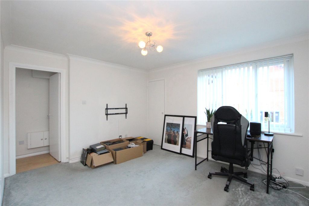 Property photo 2 of 7 Lounge