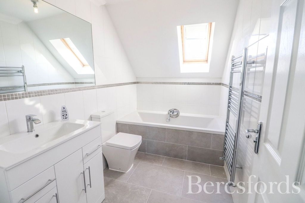 Property photo 2 of 14 Picture No. 32