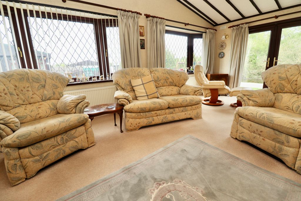 Property photo 3 of 19 Img_2365