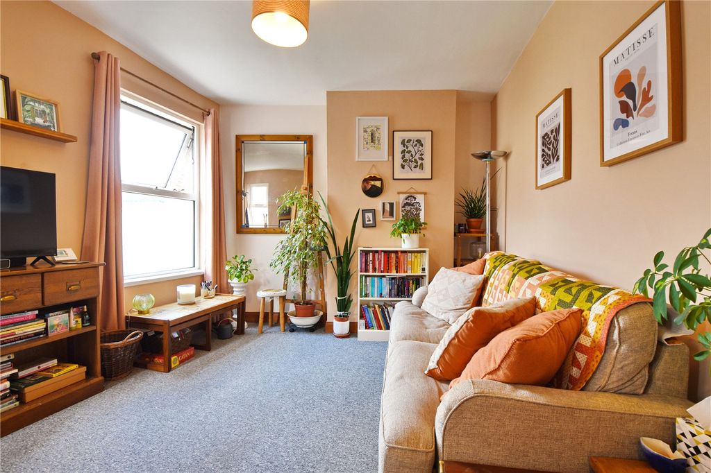 Property photo 1 of 8 Picture No. 01