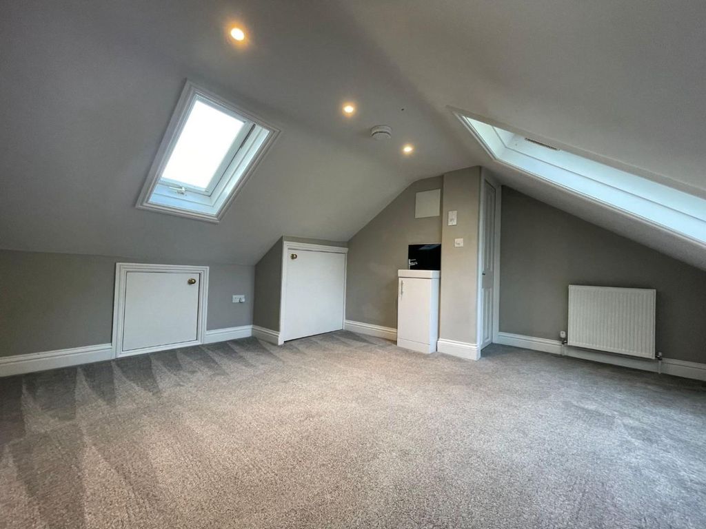 Property photo 2 of 21 4633851