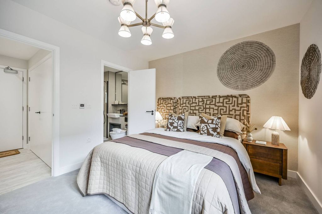 Property photo 3 of 23