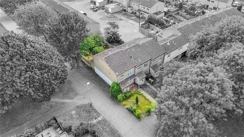 Property photo 1 of 24 Picture No. 04