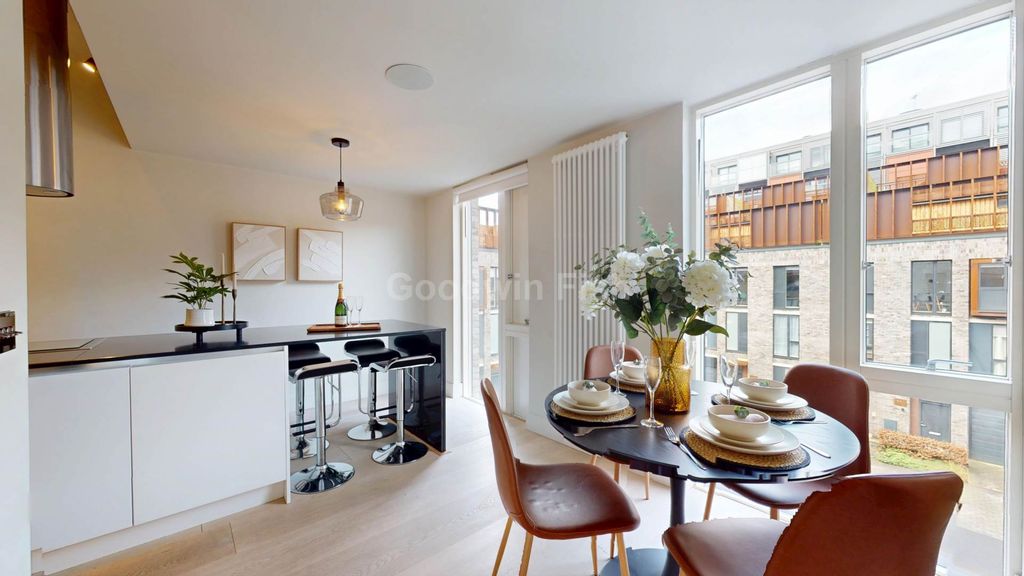 Property photo 3 of 26