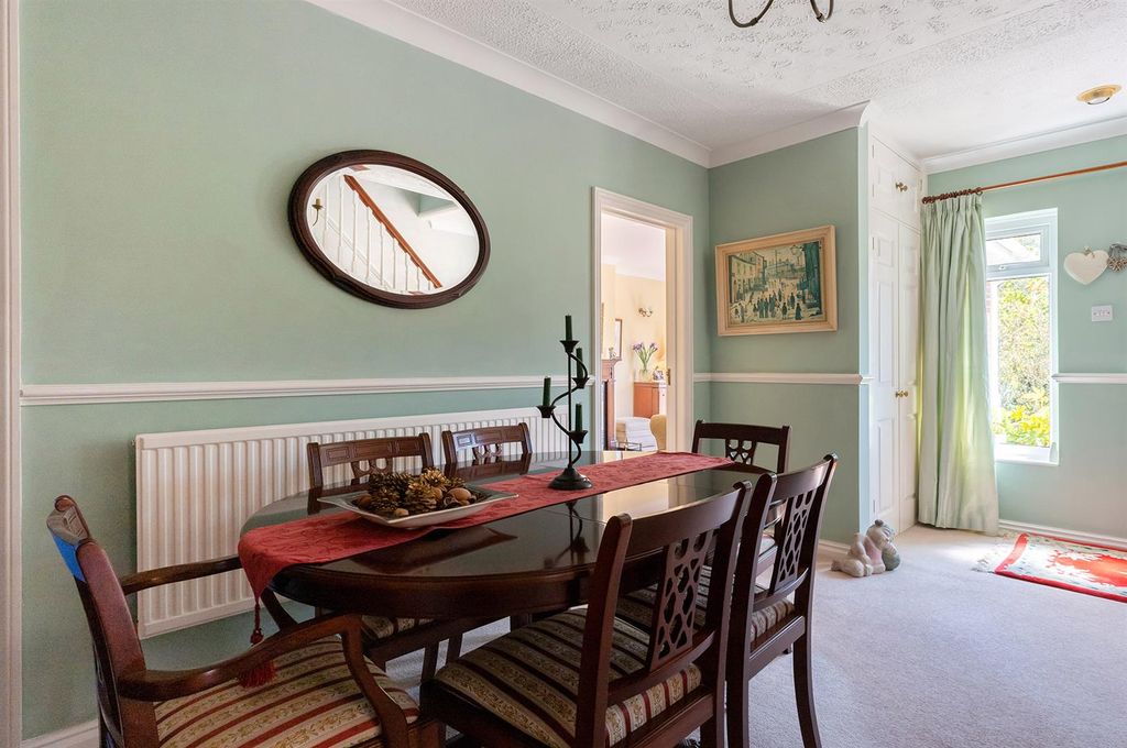 Property photo 3 of 21 Ph6_6530917.Jpg