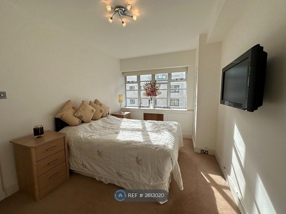 Property photo 2 of 9 Bedroom
