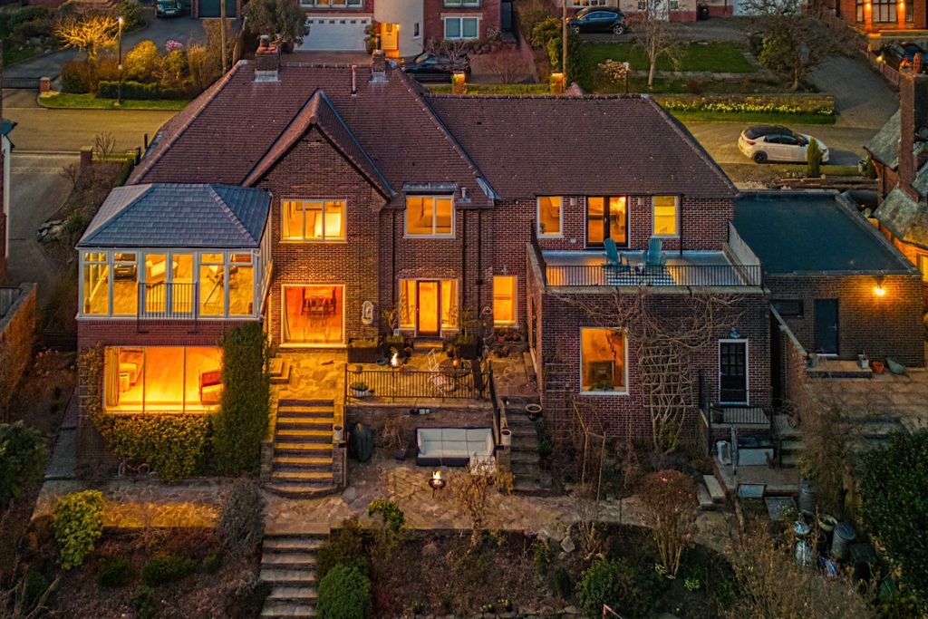 Property photo 1 of 38 4029680