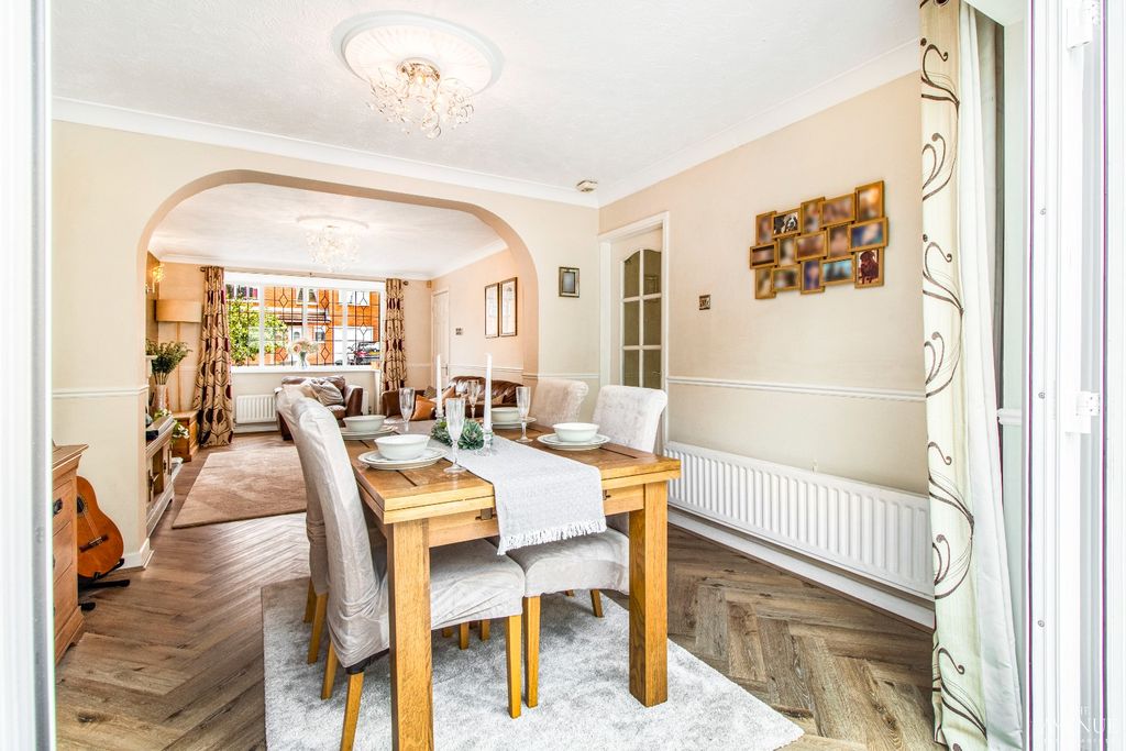 Property photo 3 of 33 4509266