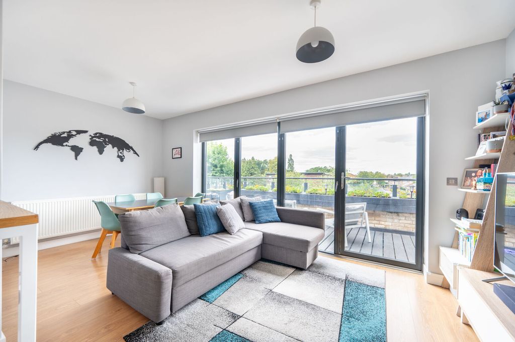 Property photo 1 of 11
