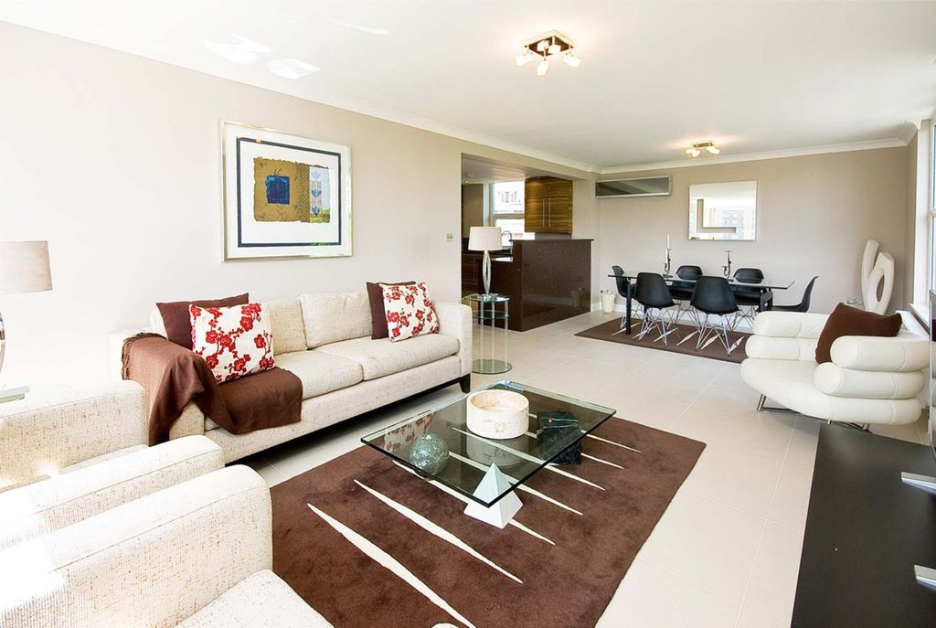 Property photo 1 of 9 Living Room