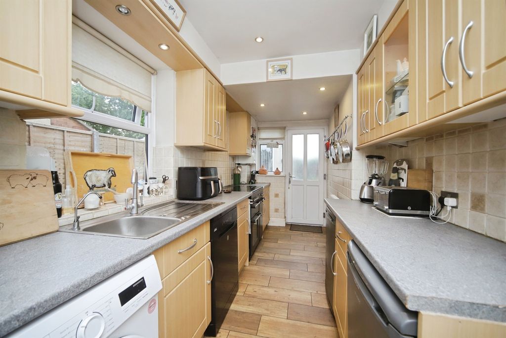Property photo 3 of 20