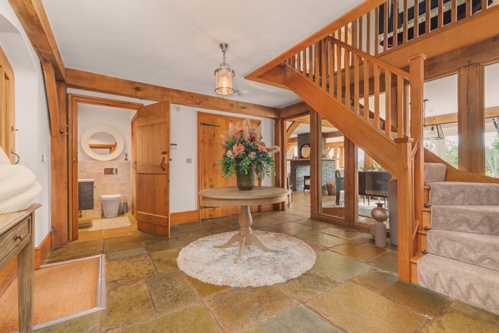 Property photo 3 of 36 Entrance Hall