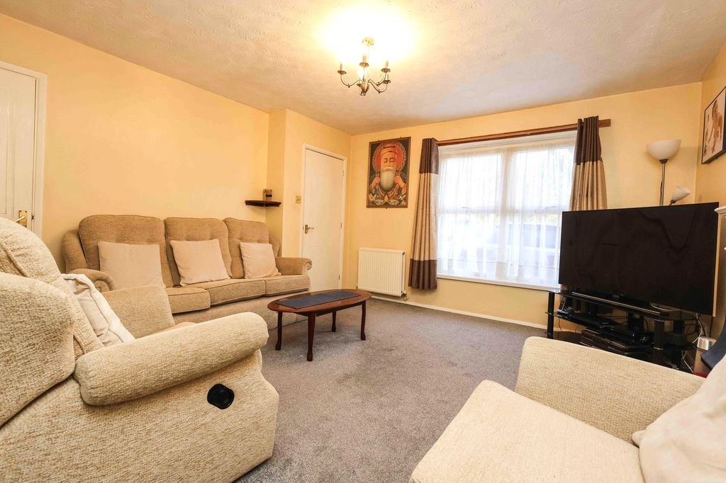 Property photo 2 of 23 Picture No. 27