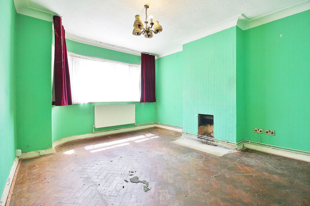 Property photo 2 of 6
