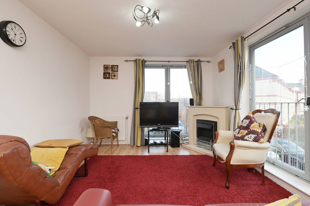 Property photo 2 of 18