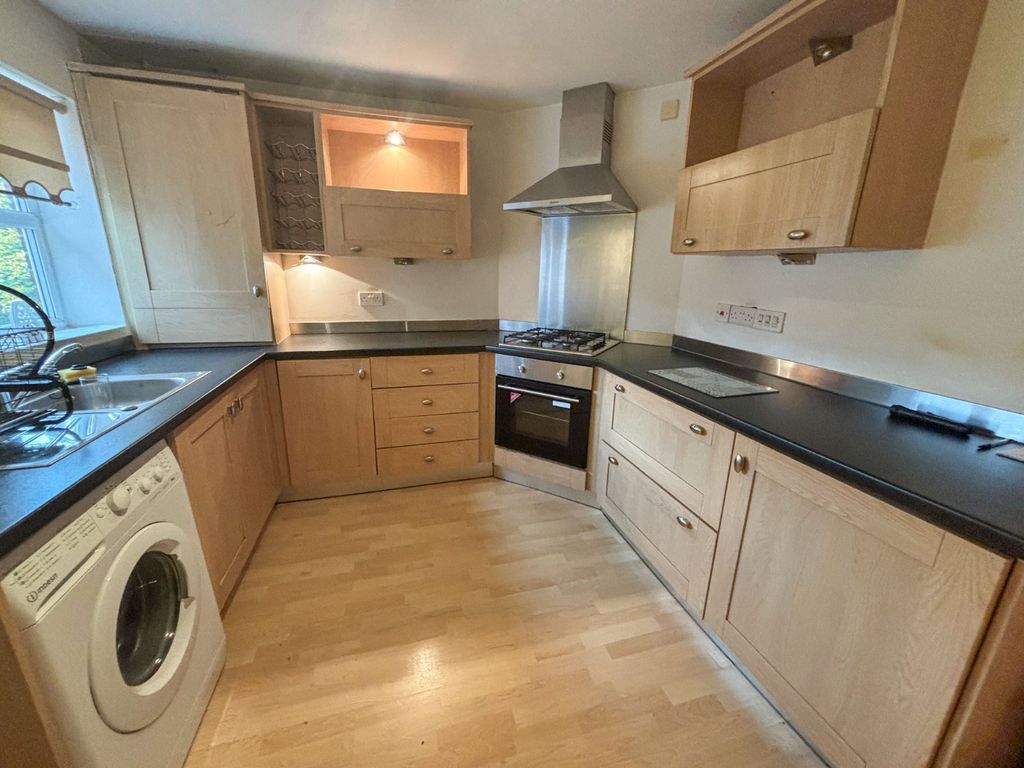 Property photo 2 of 6 Picture No. 14