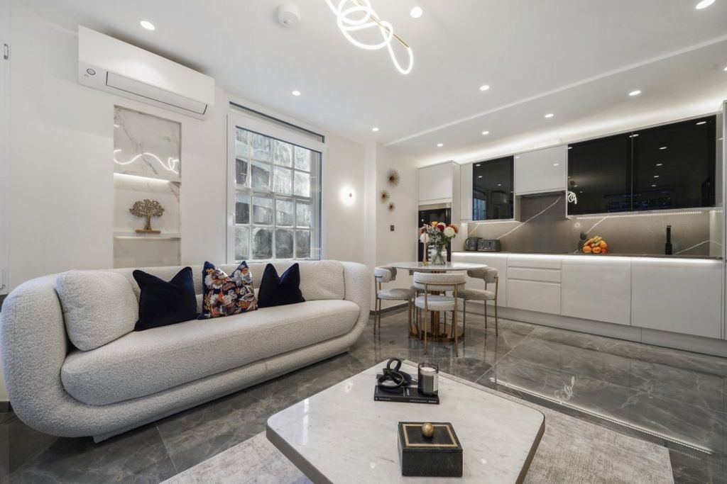 Property photo 2 of 19