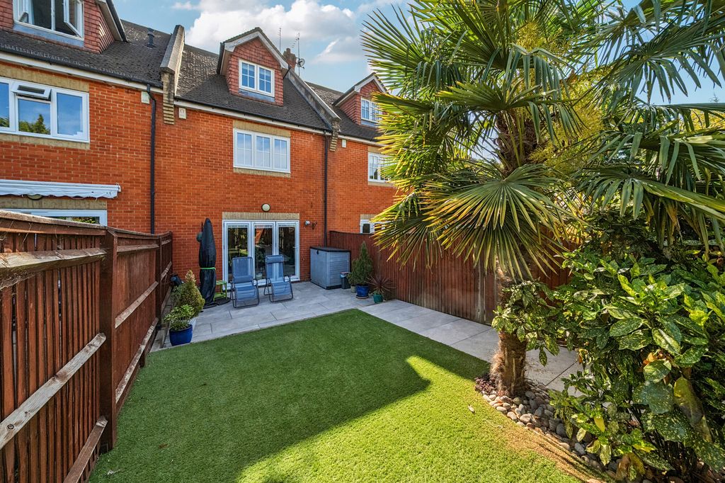 Property photo 2 of 10