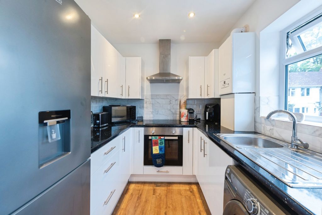 Property photo 3 of 14 Photo