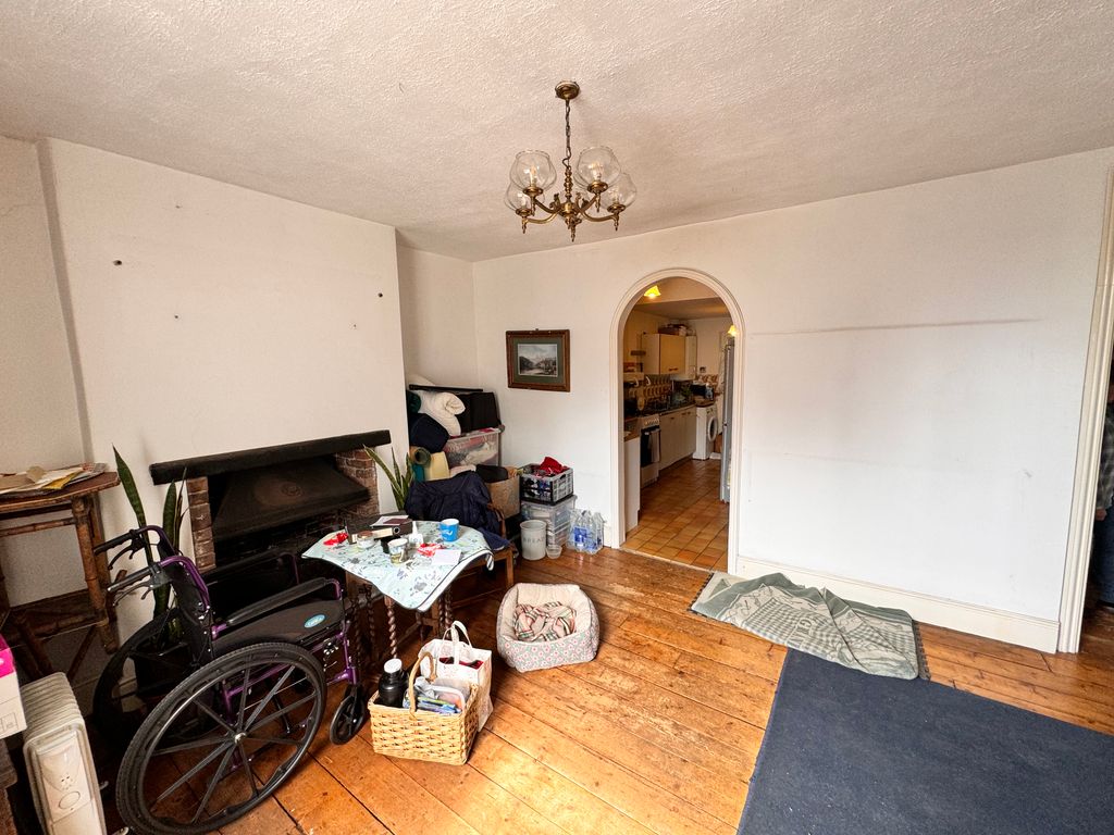 Property photo 3 of 14