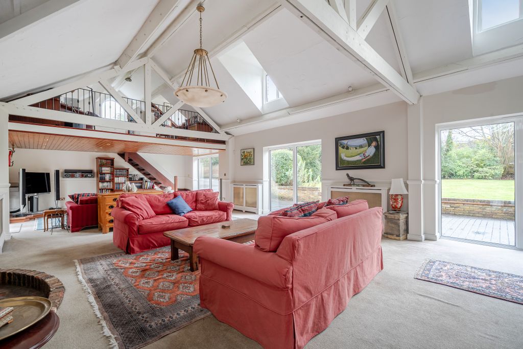 Property photo 2 of 19