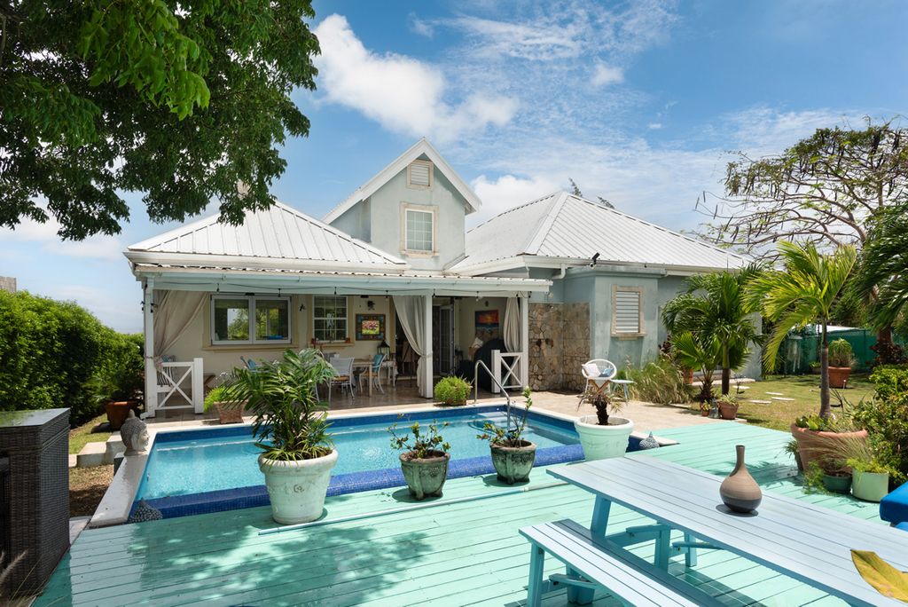 Property photo 2 of 22