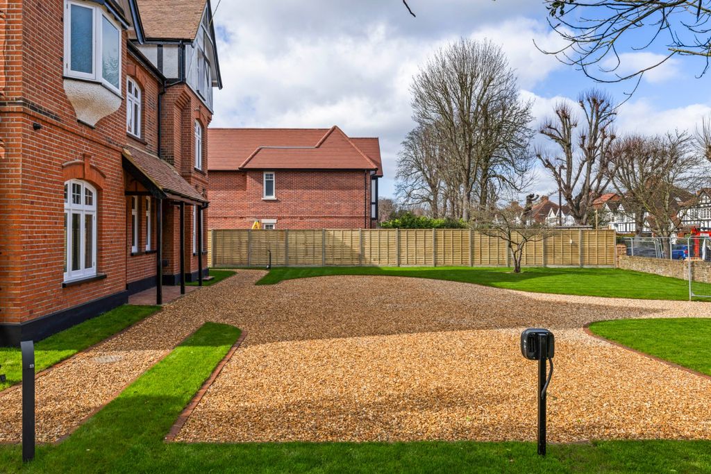 Additional image 8 of 6 bed detached house for saleBeauchamp Road, East Molesey KT8