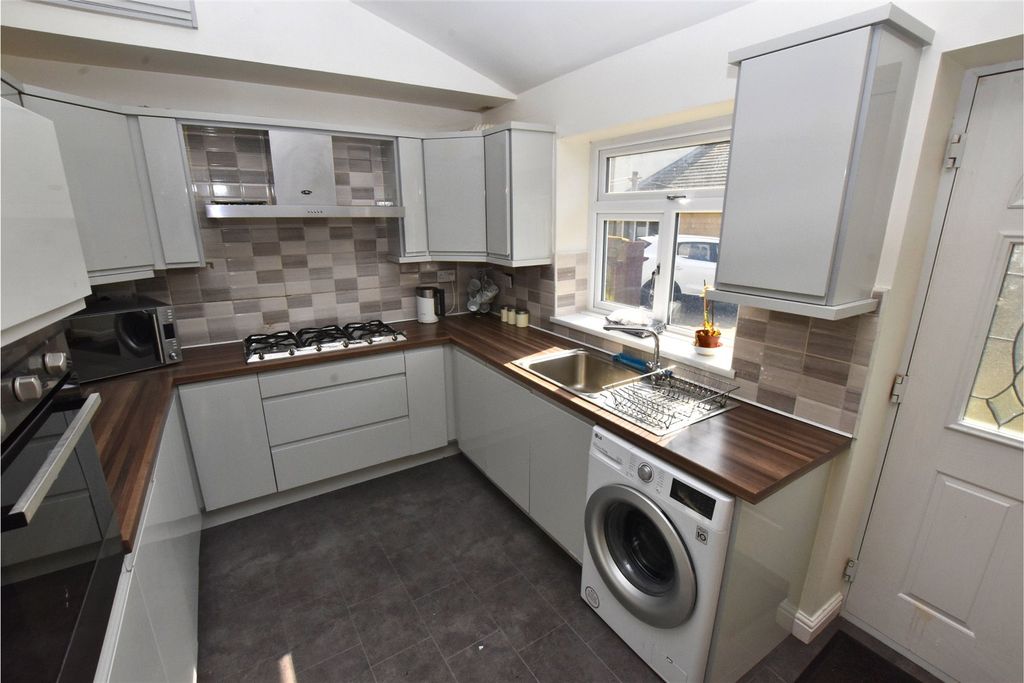 Property photo 2 of 27 Picture No. 08