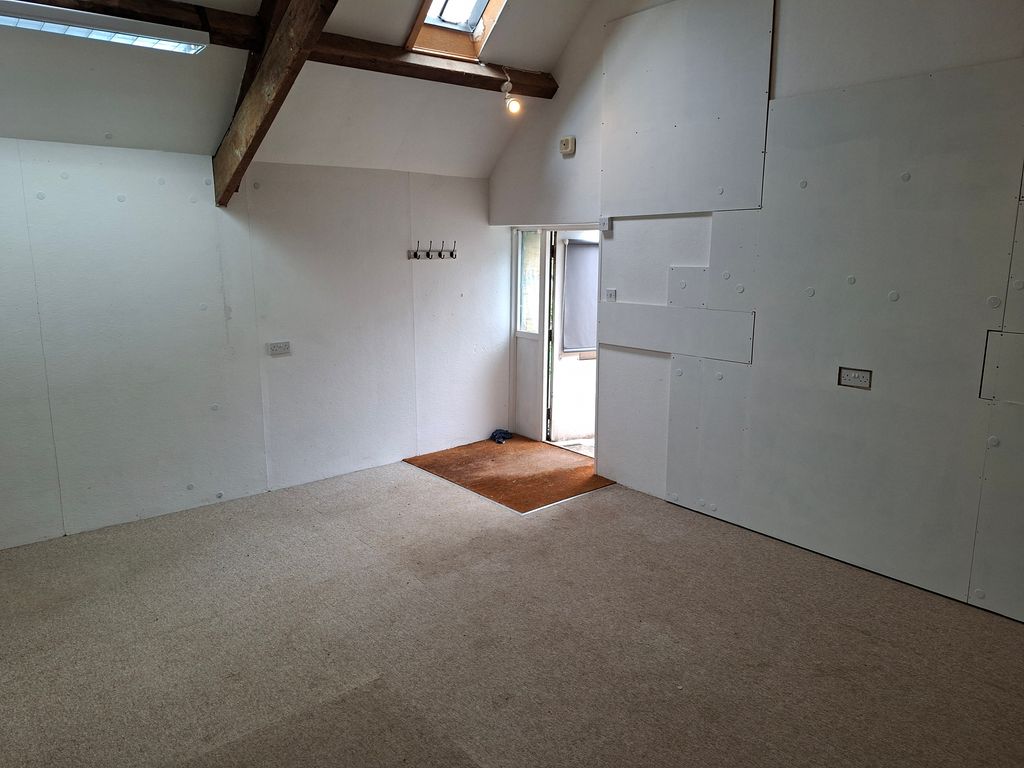 Property photo 3 of 3
