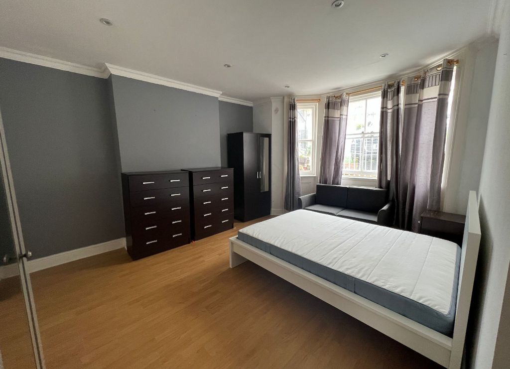 Property photo 1 of 4