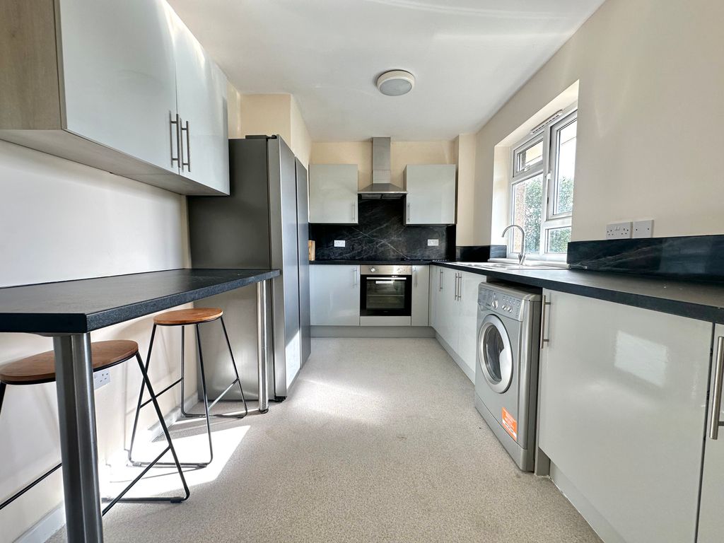 Property photo 2 of 12 Img_6988