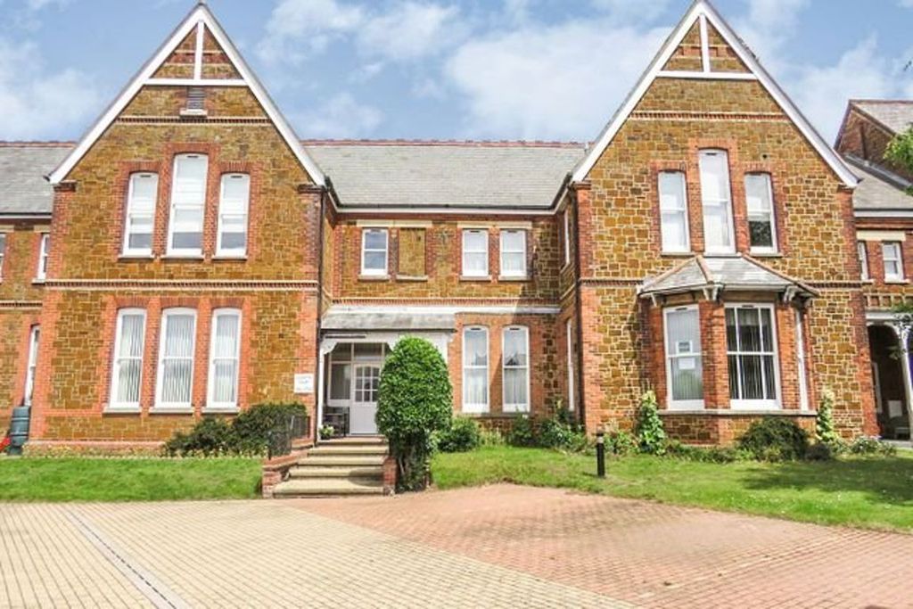 Property photo 1 of 12