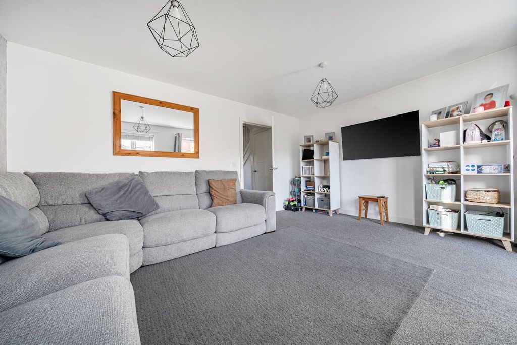 Property photo 2 of 16 Sitting / Dining Room