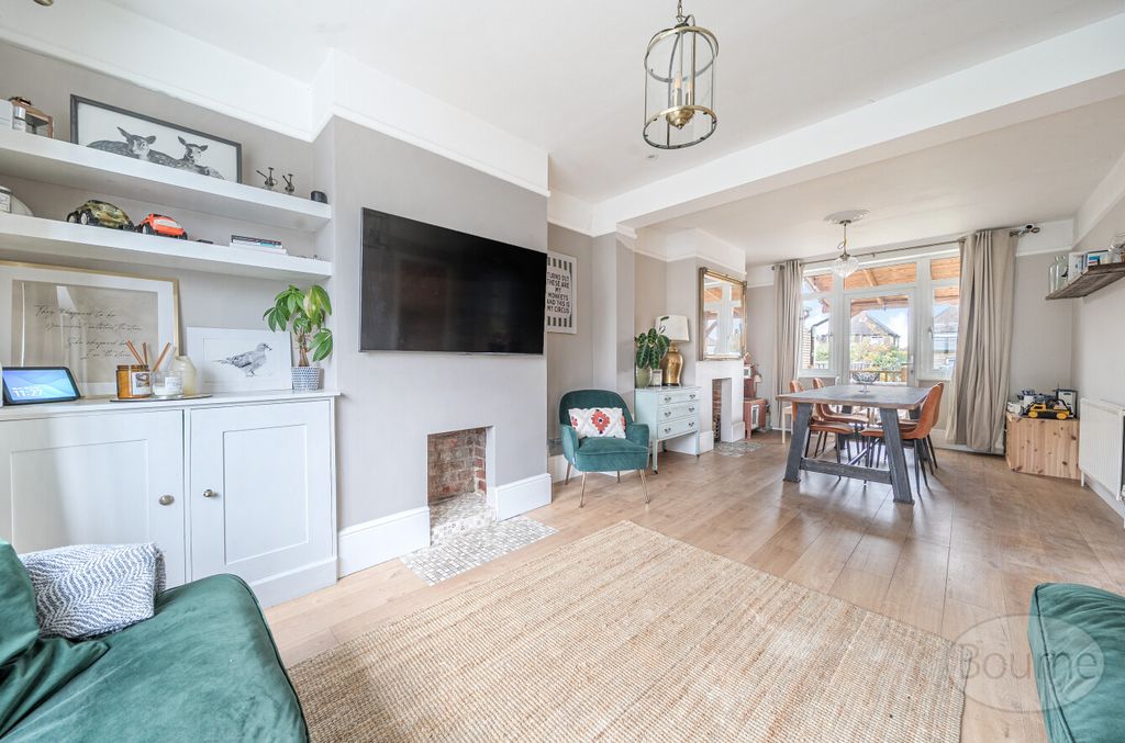 Property photo 3 of 19 66120F07-3688-48c...