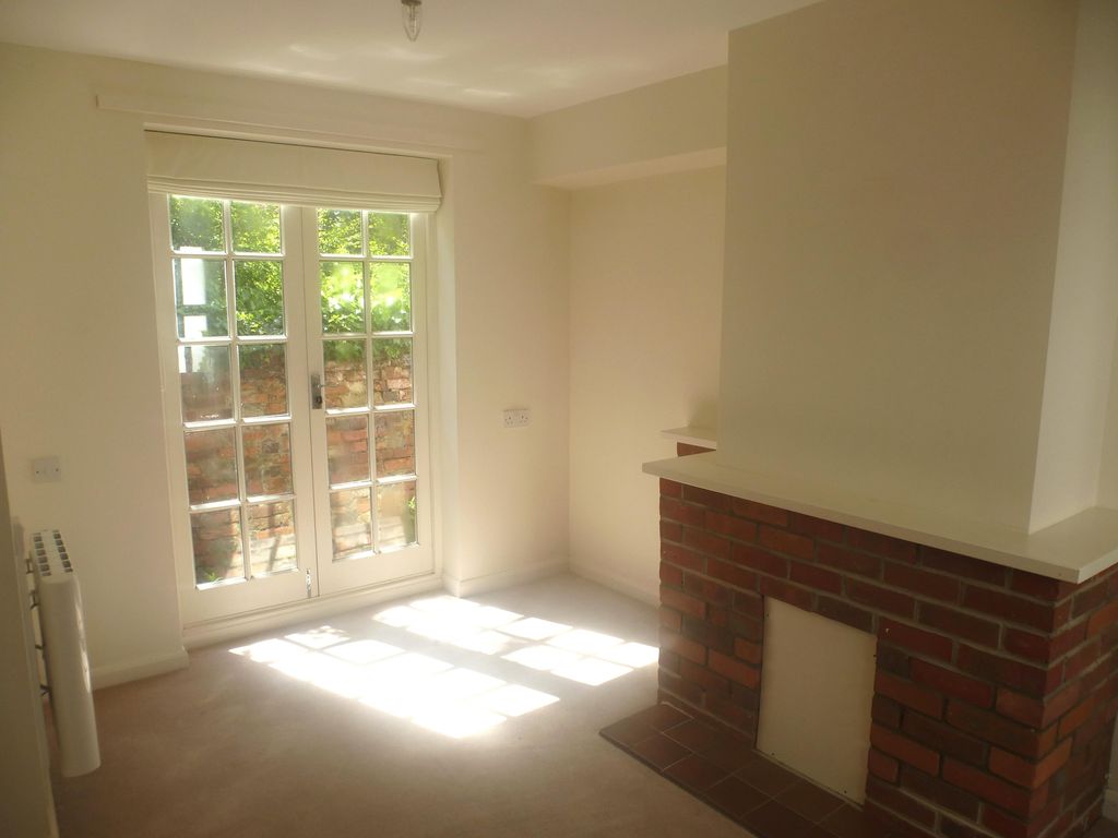 Property photo 3 of 8 Living Room