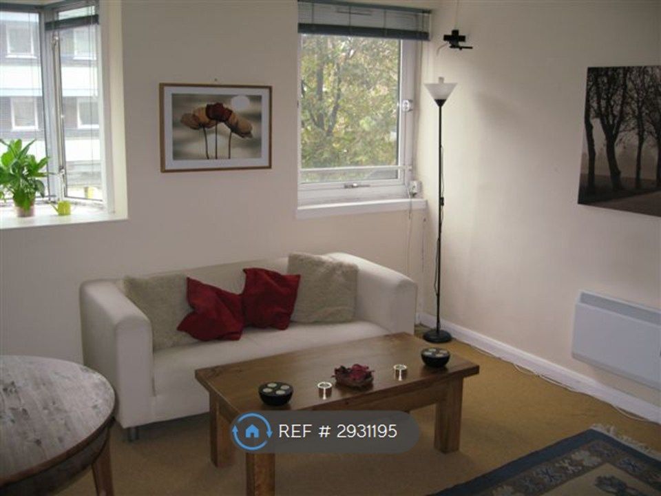 Property photo 1 of 3 Lounge