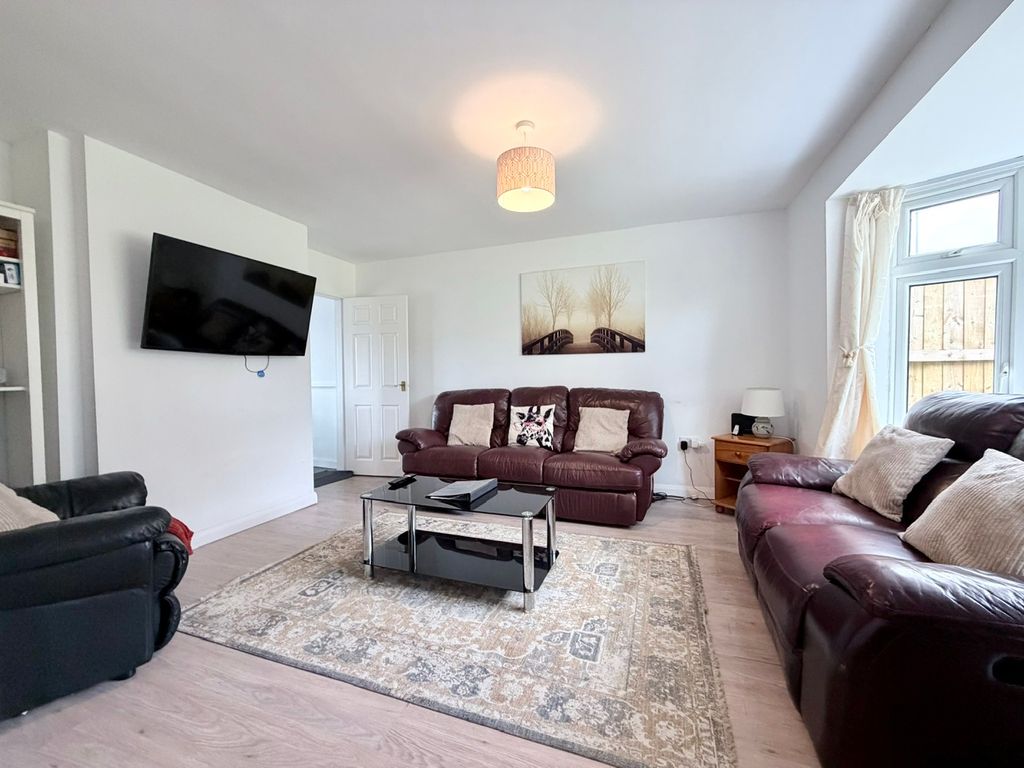 Property photo 2 of 16 Img_4090