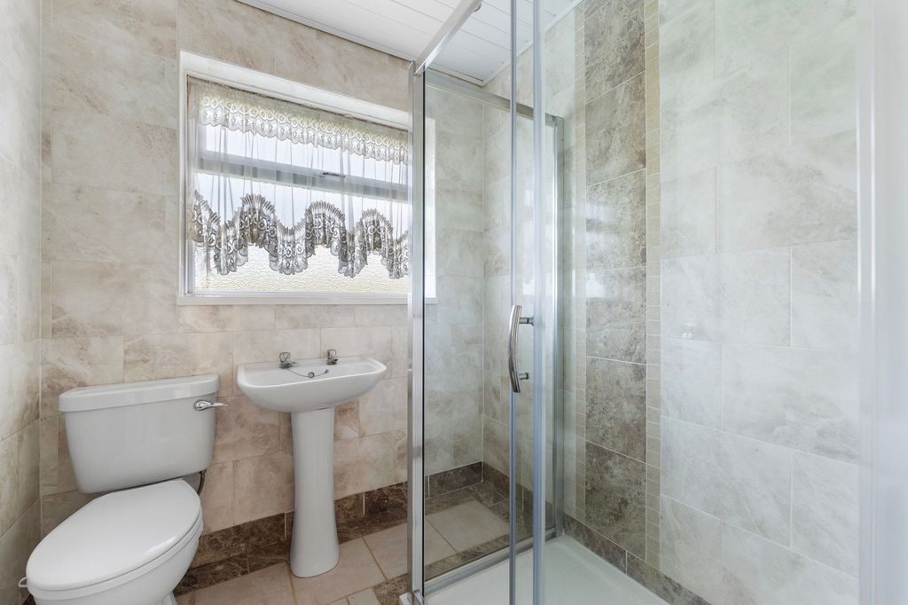 Property photo 3 of 24