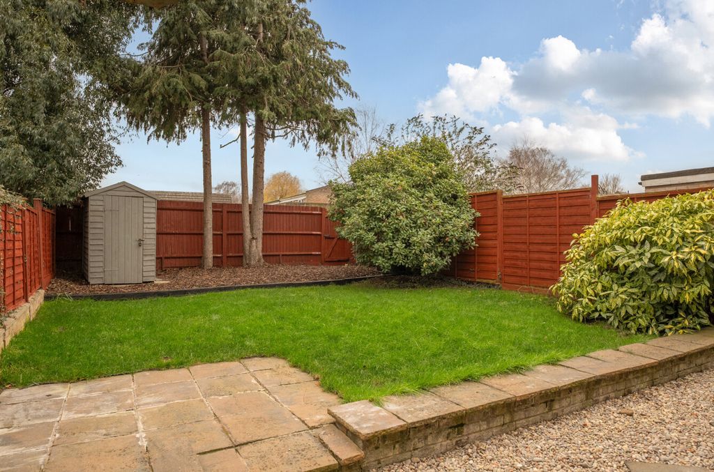 Property photo 2 of 15 1389022-19-69400c...