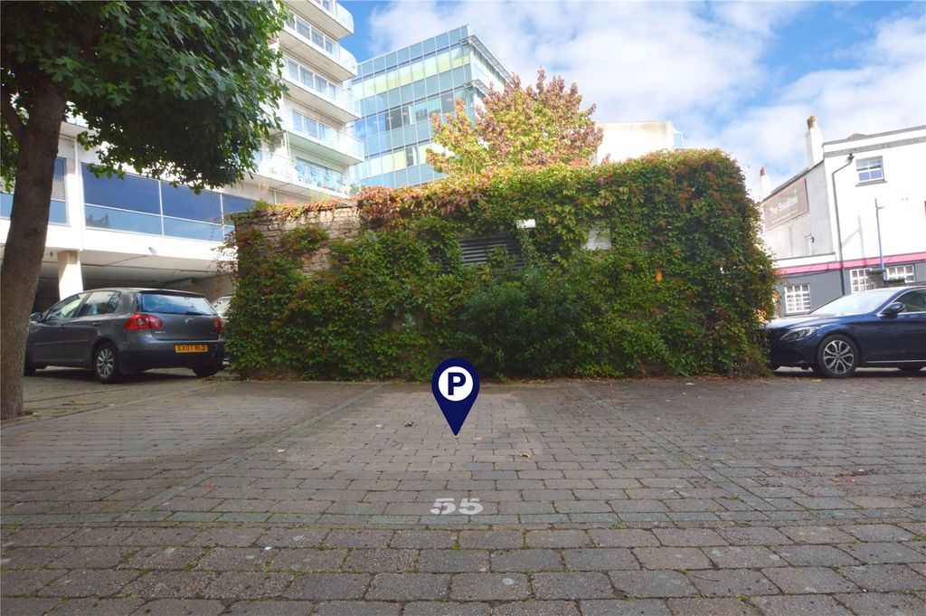 Property photo 2 of 15 Picture No. 31