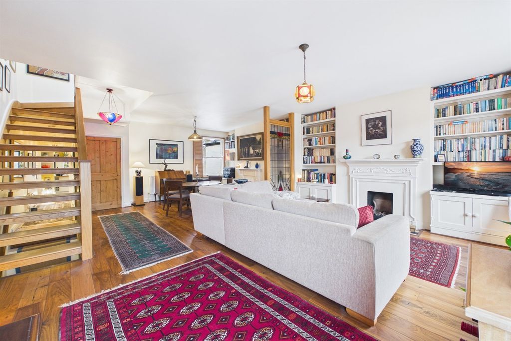 Property photo 1 of 26 Living Room