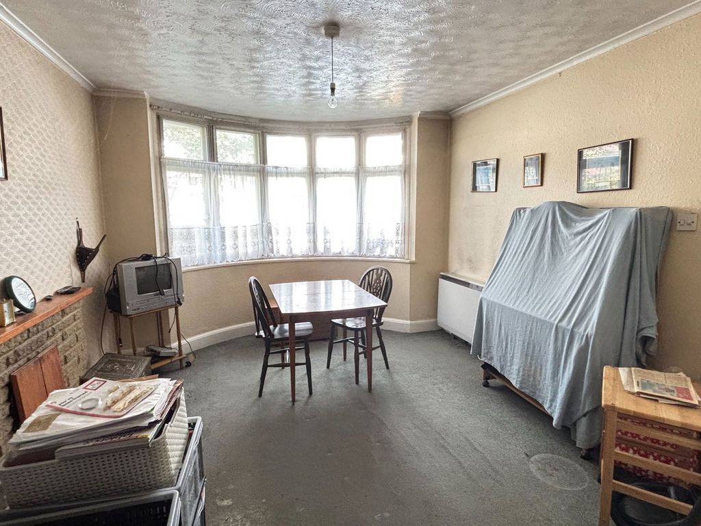 Property photo 2 of 4