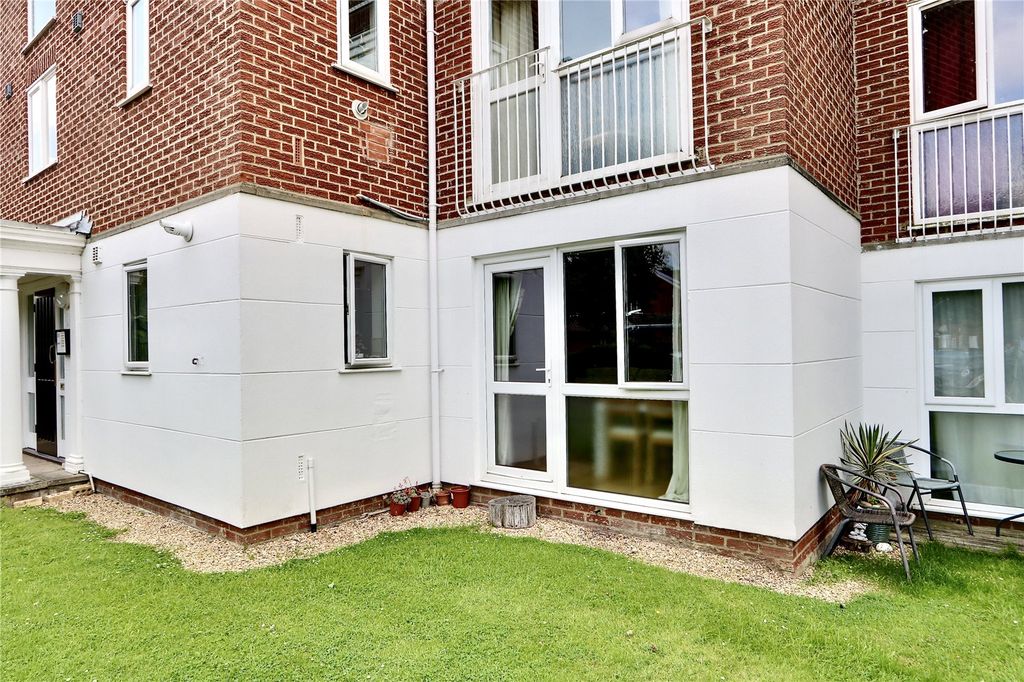 Property photo 3 of 12 Picture No. 02