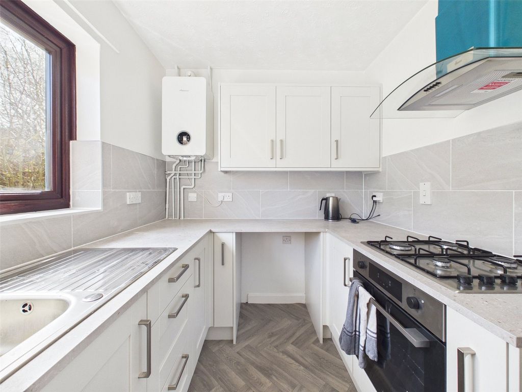 Property photo 3 of 16 Picture No. 11